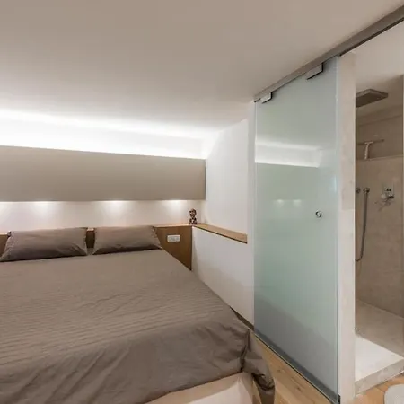 Artist Loft House 4* בארי