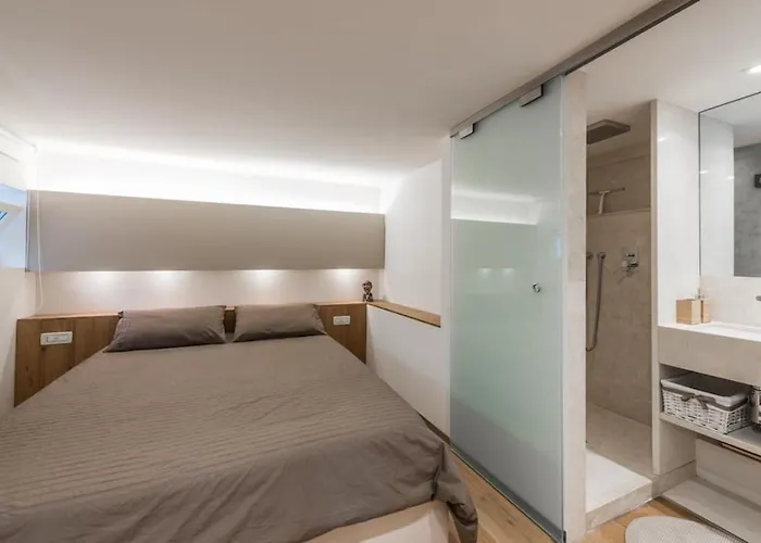 Artist Loft House 4* باري